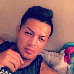 Meet your Posher, Moises